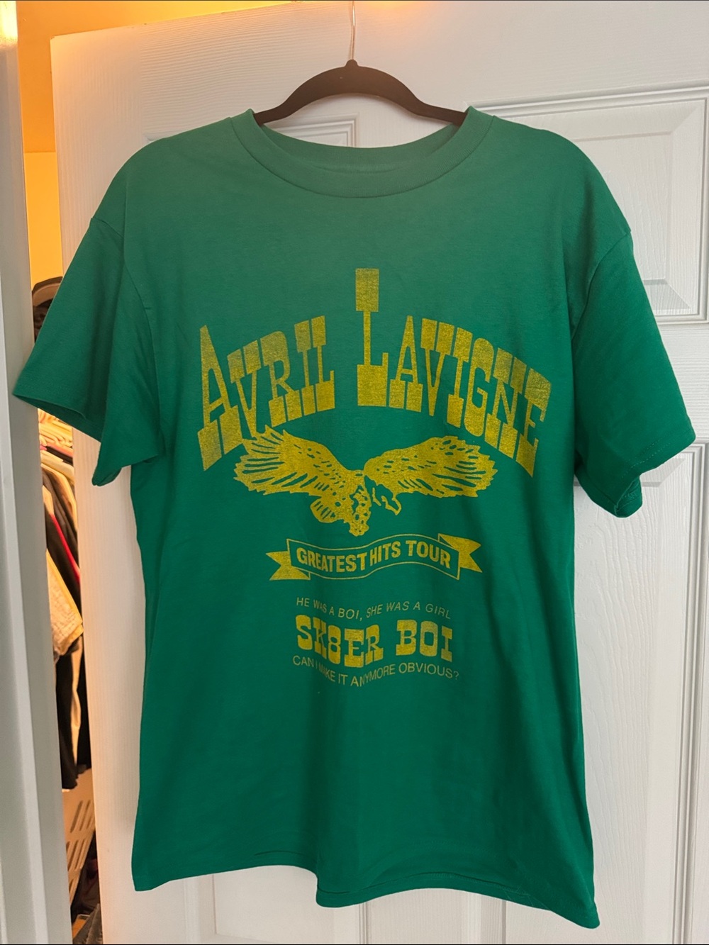 Avril Lavigne Graphic Tee